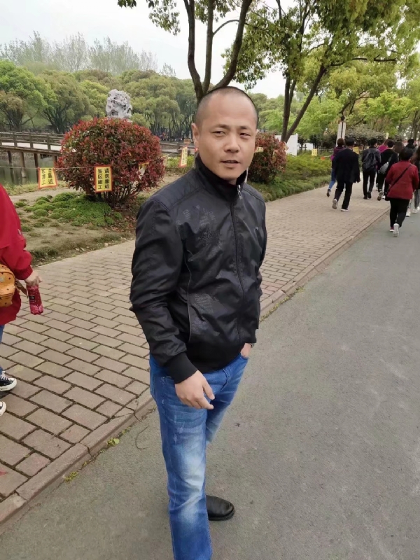 傻子的第一张照片--无锡中老年相亲网